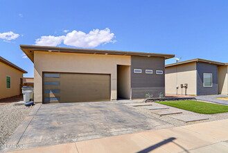 14199 Earl Chokiski in El Paso, TX - Building Photo - Building Photo