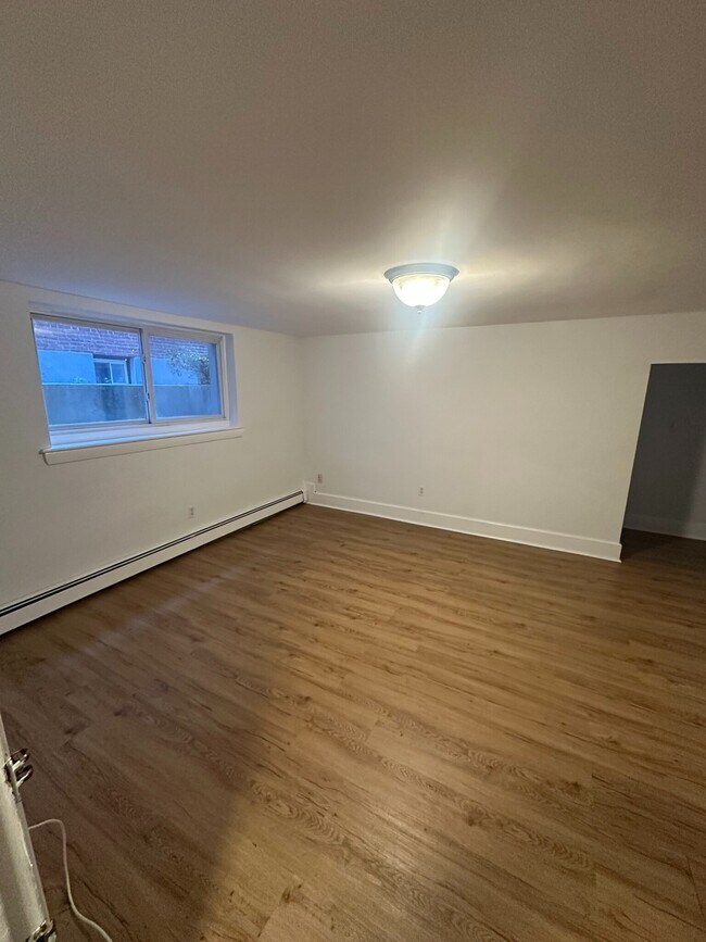 63 Selkirk Rd, Unit 2 in Boston, MA - Building Photo - Building Photo