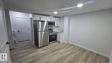 336 Munn Way in Leduc, AB - Building Photo - Building Photo