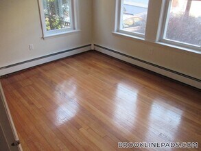 312 Tappan St in Brookline, MA - Foto de edificio - Building Photo