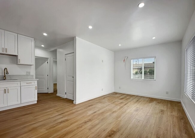 property at 1814 S Longwood Ave