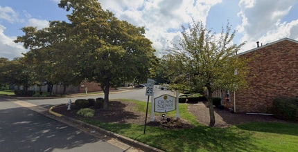 Crown Square Apartments in Richmond, VA - Foto de edificio - Building Photo