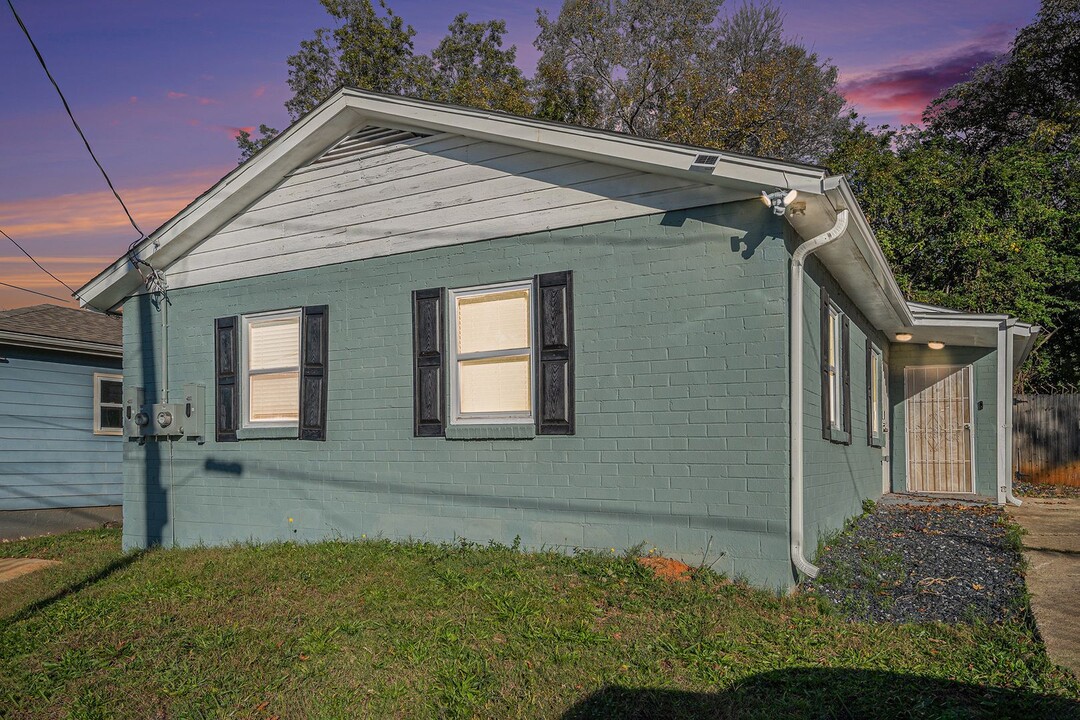 1110 Ira St SW in Atlanta, GA - Building Photo