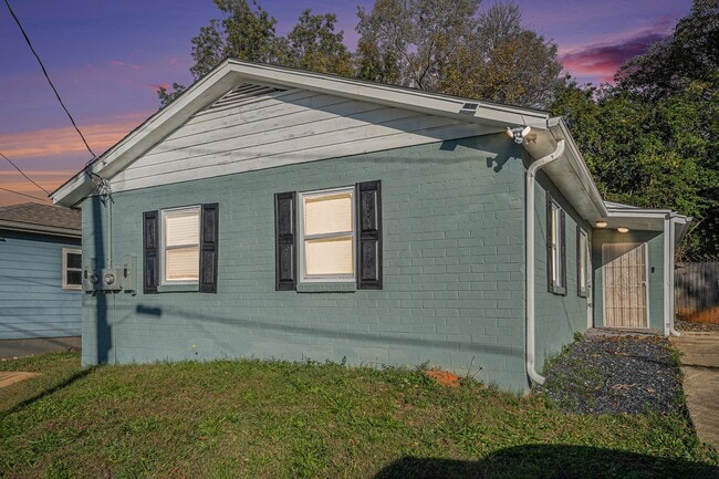 property at 1110 Ira St SW