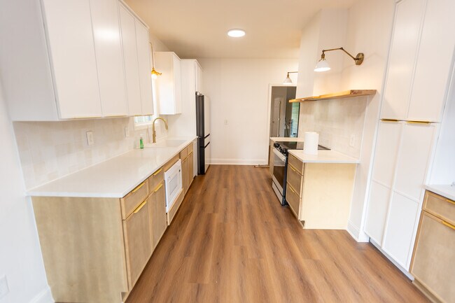 1018 Hubbard St SW in Atlanta, GA - Building Photo - Building Photo