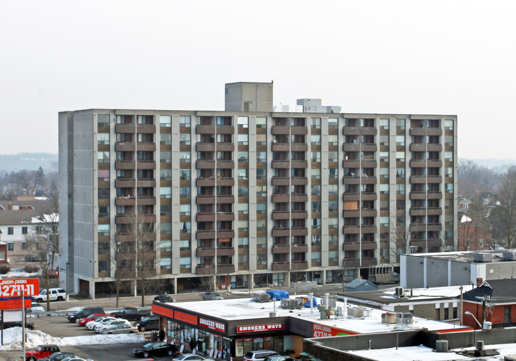 King Charles Court in Oshawa, ON - Building Photo