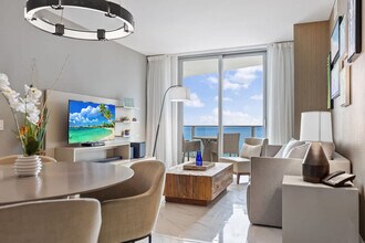 4011 S Ocean Dr in Hollywood, FL - Foto de edificio - Building Photo