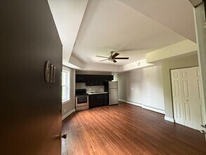 1323 Pendleton St in Cincinnati, OH - Building Photo - Building Photo