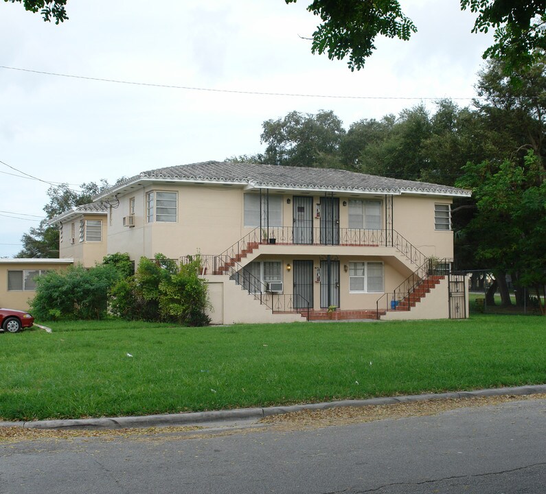 675-685 NE 64th Ter in Miami, FL - Building Photo