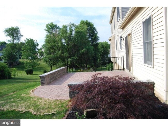 property at 5 Fox Chase Ln