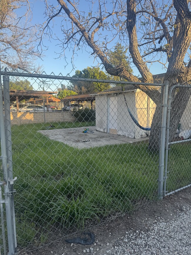 1535 Patricia Ave in Simi Valley, CA - Building Photo - Building Photo