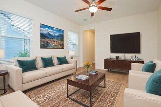 2007 Tyler Farms Rd in Hanahan, SC - Building Photo - Building Photo