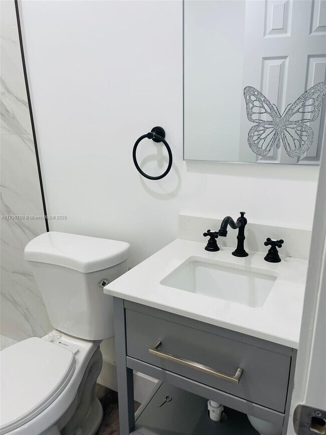 16050 NE 3rd Ave-Unit -0 in Miami, FL - Building Photo - Building Photo