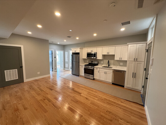 16 Baker Ct, Unit 1