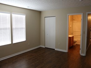 7463 Canal Highlands Boulevard in Canal Winchester, OH - Foto de edificio - Building Photo