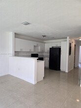 3194 SW 128th Ter in Miramar, FL - Foto de edificio - Building Photo