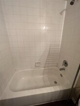 1410 Greenwichwood Ln in Houston, TX - Building Photo - Building Photo