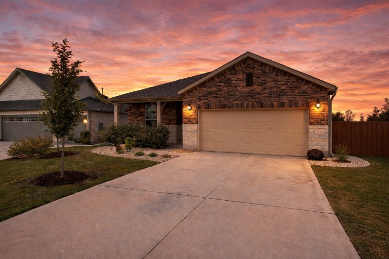 337 Barnhill Lp in Dripping Springs, TX - Building Photo