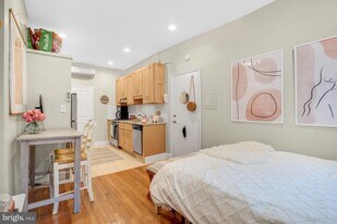 626 S 19th St in Philadelphia, PA - Building Photo