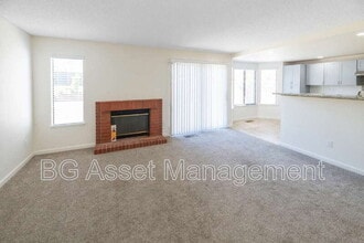 238 Cinnabar Way in Hercules, CA - Building Photo - Building Photo