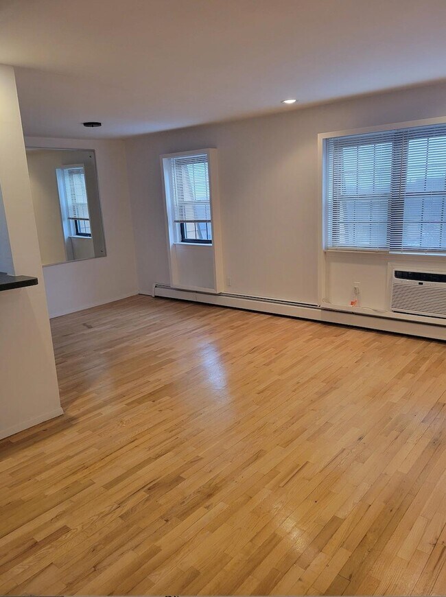 84-24 98th St in Queens, NY - Building Photo - Building Photo