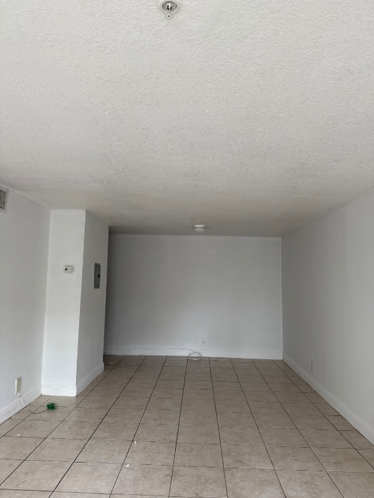 4271 NW 5th St in Plantation, FL - Building Photo