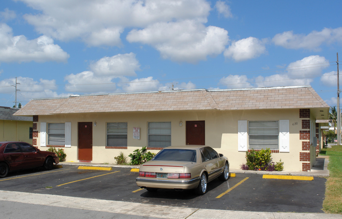 4130 NW 30 Ter in Lauderdale Lakes, FL - Building Photo