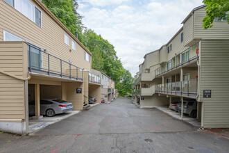 2933-2949 76Th Ave SE in Mercer Island, WA - Building Photo - Building Photo