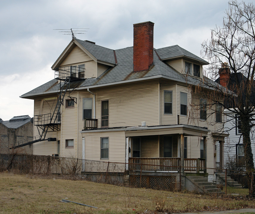 537 Hickman Ave in Cincinnati, OH - Building Photo