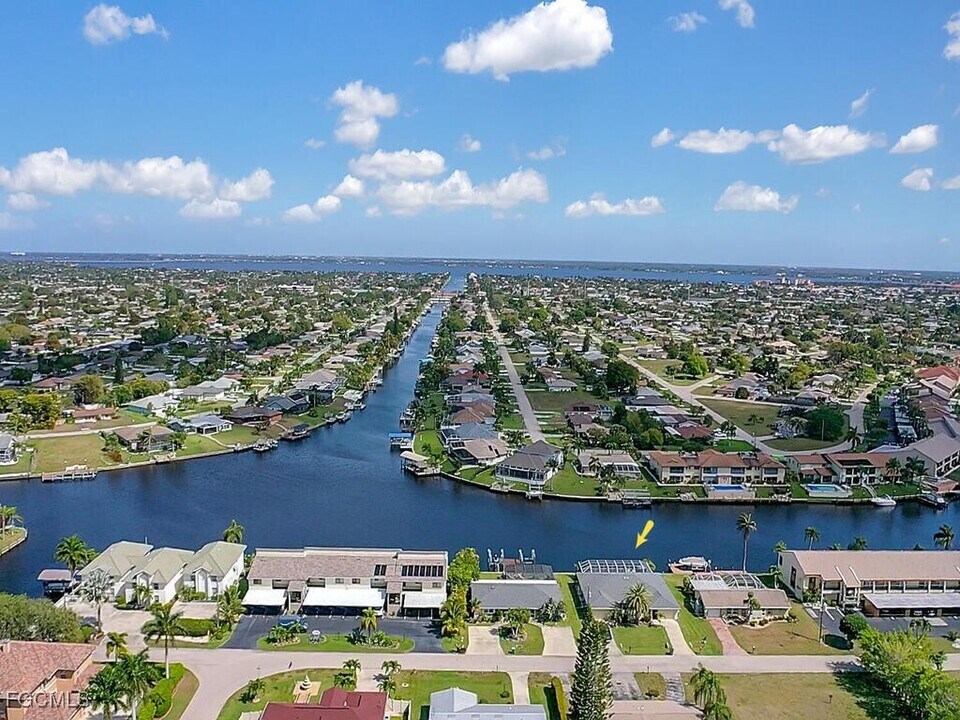 3619 SE 10th Ave in Cape Coral, FL - Building Photo