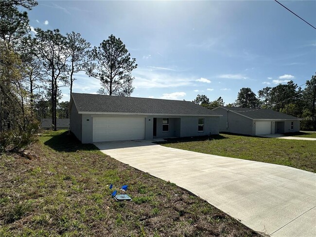 7061 N Outrigger Terrace in Citrus Springs, FL - Building Photo - Building Photo