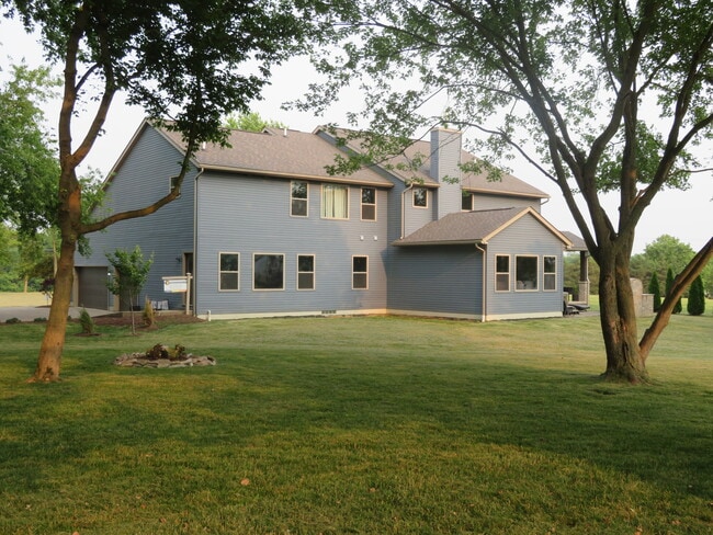 9149 Hill Rd S in Pickerington, OH - Building Photo - Building Photo