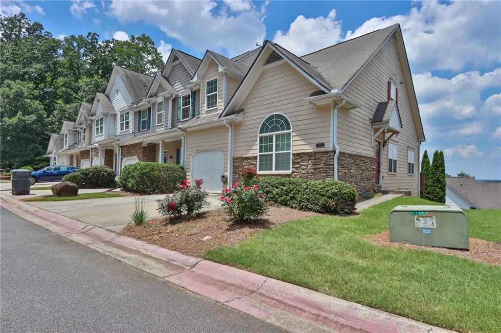 374 Guibor Ct in Kennesaw, GA - Building Photo