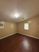 300 Berryman Rd in Brandenburg, KY - Foto de edificio - Building Photo