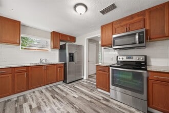 1511 Scharpe St in Houston, TX - Building Photo - Building Photo