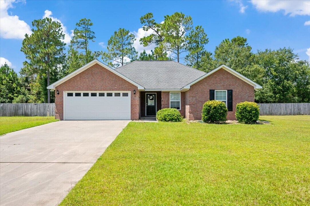 86 Carson St NE in Ludowici, GA - Building Photo