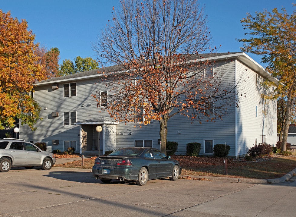 Welco West Apartments in Montgomery, MN - Building Photo