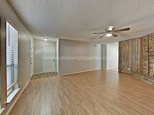 4202 Glenlawn Ct in Arlington, TX - Building Photo - Building Photo