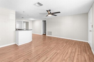 11902 Oceanside Dr in Port Richey, FL - Building Photo - Building Photo