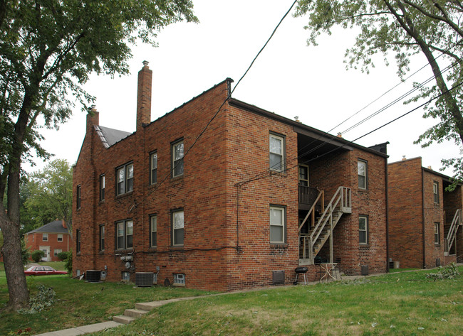 1558 Northwest Blvd in Columbus, OH - Foto de edificio - Building Photo