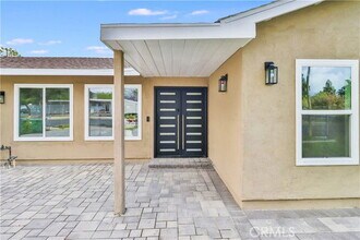 9752 Laramie Ave in Los Angeles, CA - Building Photo - Building Photo