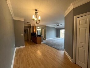 5483 Vineland Rd, Unit 10309 in Orlando, FL - Foto de edificio - Building Photo