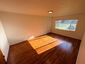 4525 Rivercrest Dr N in Keizer, OR - Building Photo - Building Photo