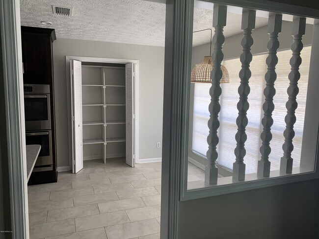321 Foxridge Rd in Orange Park, FL - Building Photo - Building Photo