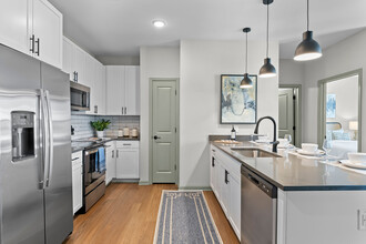 District Midtown in Greenville, SC - Foto de edificio - Building Photo