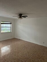 2238 Monroe St in Hollywood, FL - Foto de edificio - Building Photo