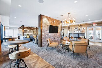 The Flats in Richardson, TX - Foto de edificio - Building Photo