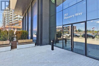 251-251 Masonry Wy in Mississauga, ON - Building Photo - Building Photo