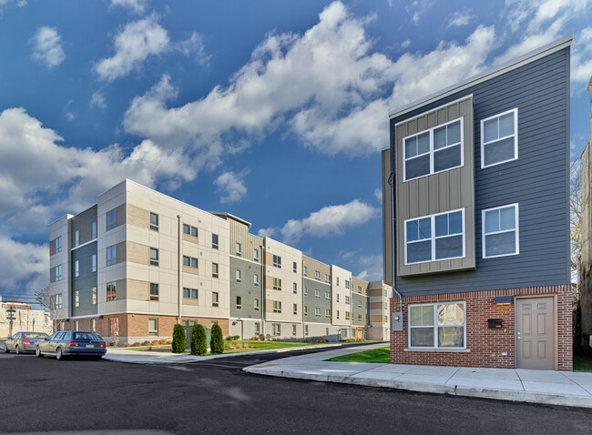 Sharswood Crossing in Philadelphia, PA - Building Photo - Building Photo