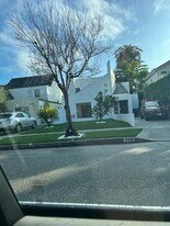 454 S Clark Dr in Beverly Hills, CA - Building Photo